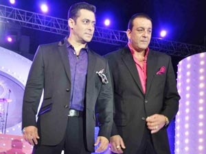 बिग बॉस में मराठियों का अपमान हुआ हैः राज ठाकरे बिग बॉस में मराठियों का अपमान हुआ हैः राज ठाकरे