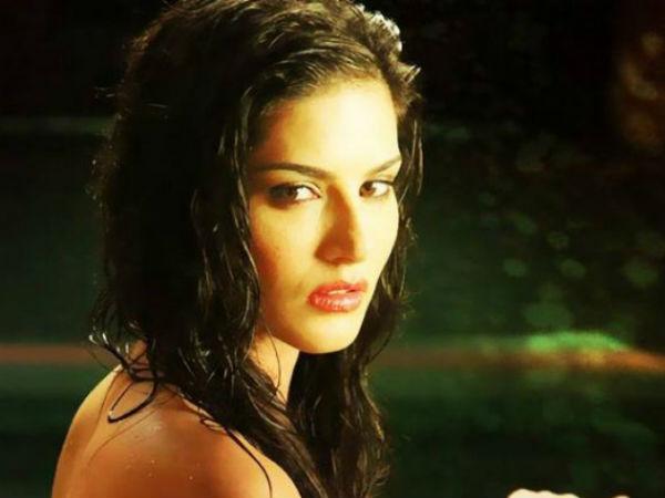 Finally Sunny Leone on Splitsvilla hosting show Finally Sunny Leone on Splitsvilla hosting show