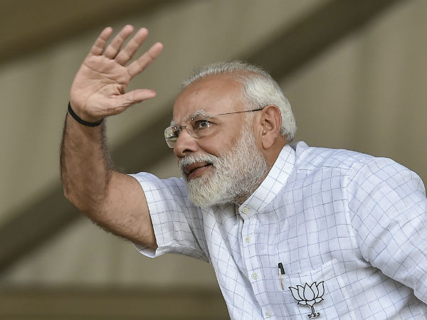 अक्सर रहते हैं चर्चा में