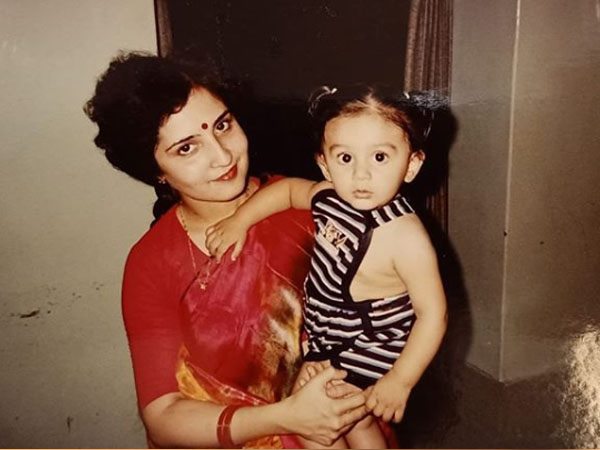 कार्तिक आर्यन की मां माला तिवारी