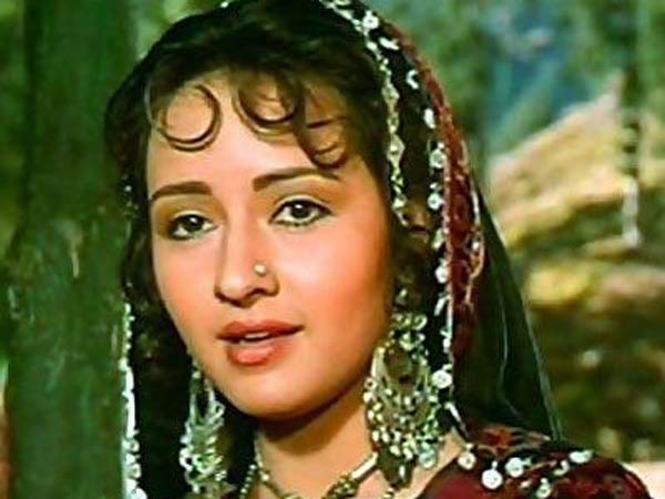 हिना में जे़बा बख्तियार हिना में जे़बा बख्तियार