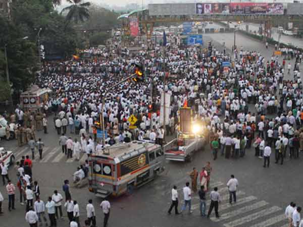 बाला साहब के अंतिम दर्शन बाला साहब के अंतिम दर्शन
