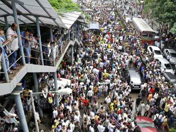 काका के अंतिम दर्शन को उमड़े लोग काका के अंतिम दर्शन को उमड़े लोग