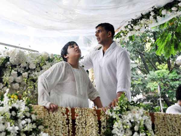 अक्षय कुमार और नाती आरव अक्षय कुमार और नाती आरव