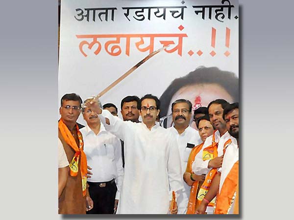 उद्धव ने लिया शिवसेना का चार्ज उद्धव ने लिया शिवसेना का चार्ज