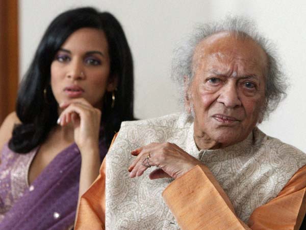 क्लासिकल संगीत के स्तंभ पंडित रविशंकर क्लासिकल संगीत के स्तंभ पंडित रविशंकर