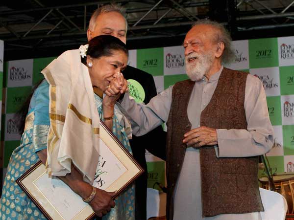 क्लासिकल संगीत के स्तंभ पंडित रविशंकर क्लासिकल संगीत के स्तंभ पंडित रविशंकर