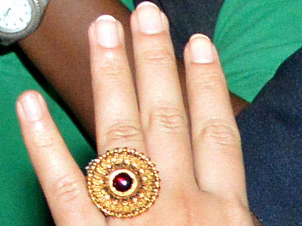 विद्या की इंगैजमेंट रिंग विद्या की इंगैजमेंट रिंग