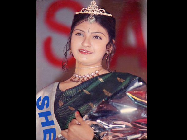 ये हैं शर्लिन चोपड़ा ये हैं शर्लिन चोपड़ा