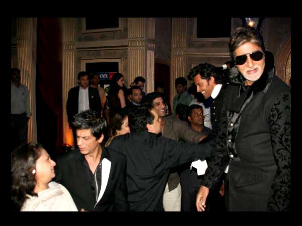 शाहरूख खान और अमिताभ बच्चन शाहरूख खान और अमिताभ बच्चन