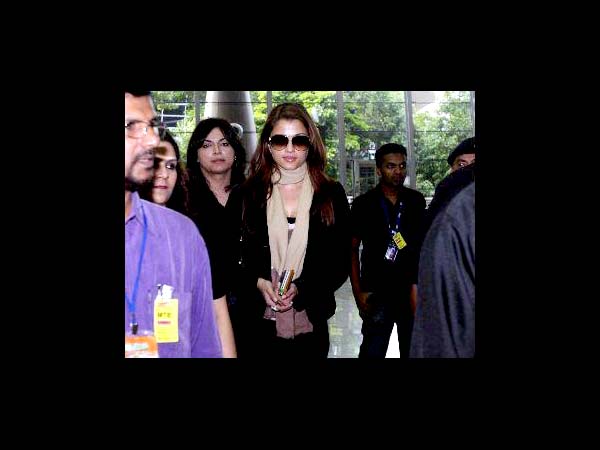 Aishwarya and Abhishek inside the airport Aishwarya and Abhishek inside the airport