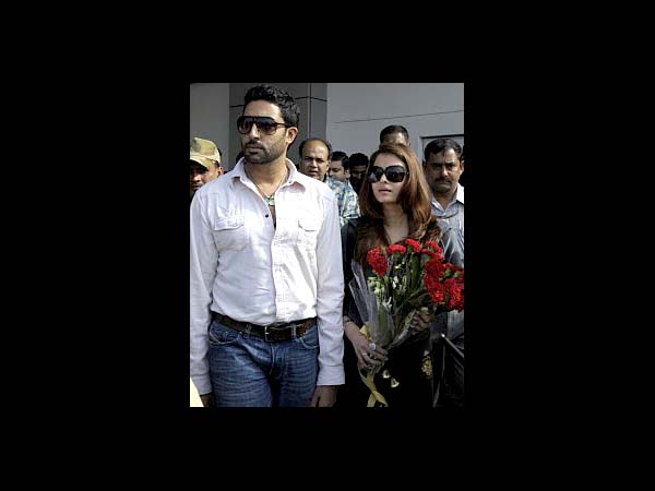 Aishwarya and Abhishek inside the airport Aishwarya and Abhishek inside the airport