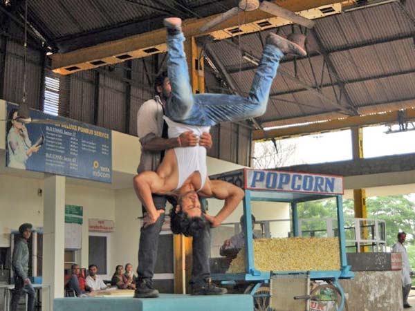 इंटरनेट पर अगर सर्च किया जाए तो मनन शाह के नाम से जुड़ी ज्यादा जानकारियां नहीं मिलतीं। यानी मनन शाह कौन है इस सवाल का जवाब नही मिलता। आखिर आप खुद की ब्रांडिग क्यों नहीं कर रहे हैं? इंटरनेट पर अगर सर्च किया जाए तो मनन शाह के नाम से जुड़ी ज्यादा जानकारियां नहीं मिलतीं। यानी मनन शाह कौन है इस सवाल का जवाब नही मिलता। आखिर आप खुद की ब्रांडिग क्यों नहीं कर रहे हैं?