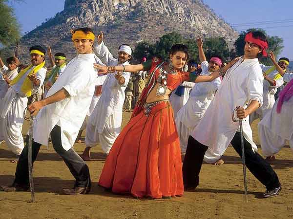 पिछले 10 सालों से पर्दे से गायब पिछले 10 सालों से पर्दे से गायब