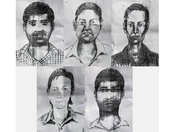 दो लोगों ने दिखाया अंदर जाने का रास्ता
