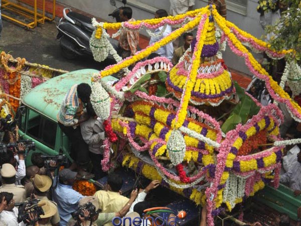 शोक संवेदनाएं शोक संवेदनाएं