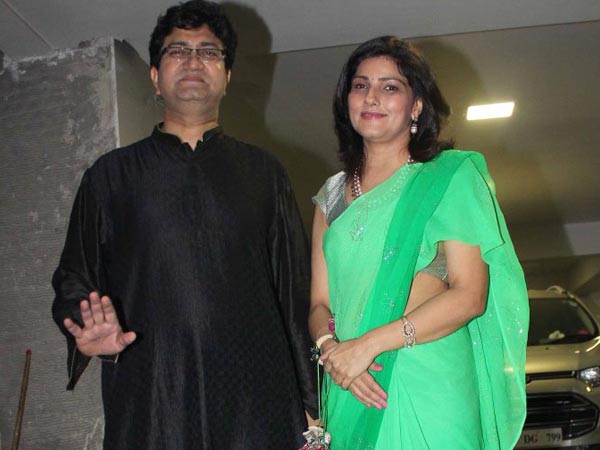प्रसून जोशी और उनकी पत्नी
