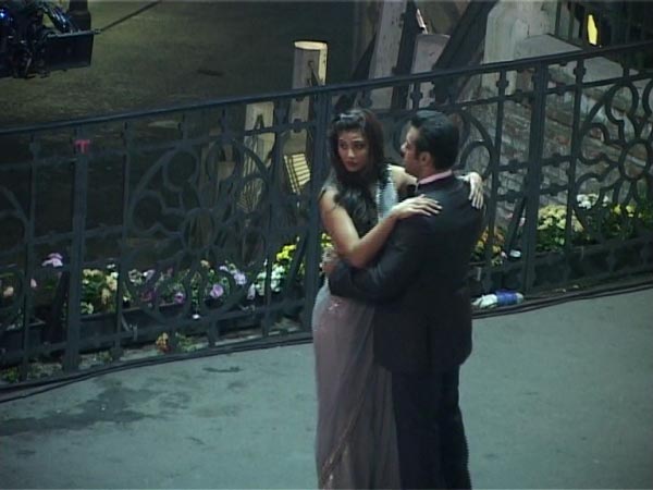 रोमाटिंक सॉंग की शूटिंग