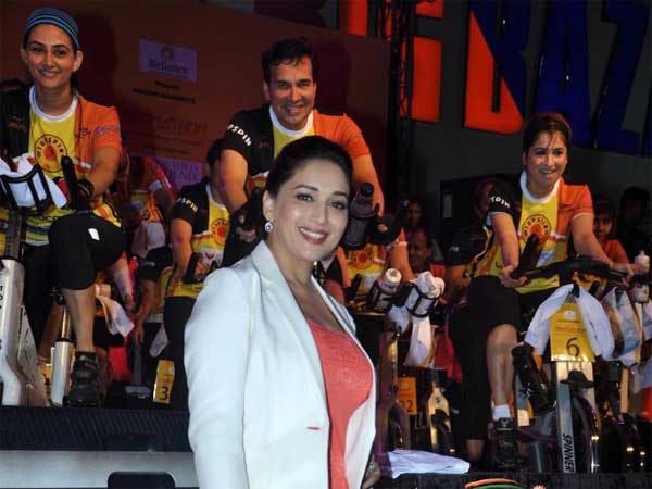 क्या बॉलीवुड के करोड़ के ट्रेंड को आप भी फॉलो करती हैं और आपकी फिल्म का करोड़ क्लब में शामिल होना कितना मायने रखता है आपके लिए?