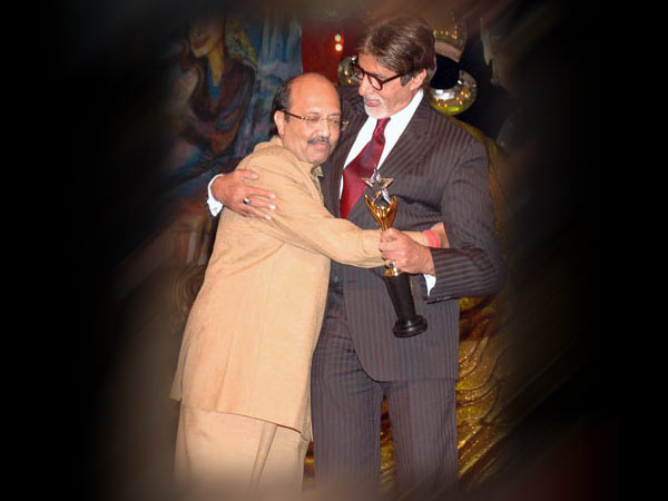 अमिताभ-अमर सिंह मिले गले अमिताभ-अमर सिंह मिले गले