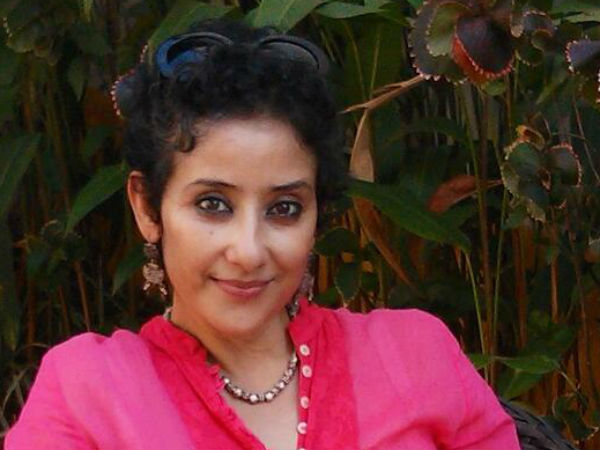 कैंसर के प्रति जागरूकता फैला रही हैं..