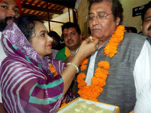 दो बार सांसद