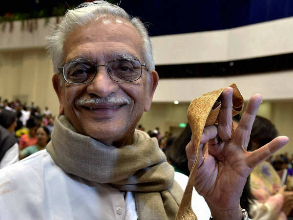 मेरा कुछ सामान तुम्हारे पास पड़ा है....