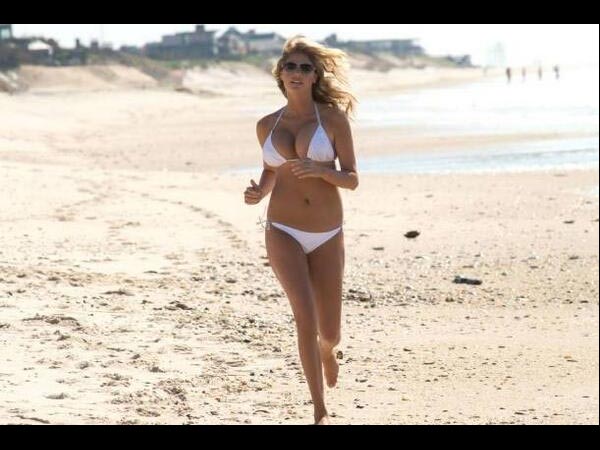 हाॅट वूमेन