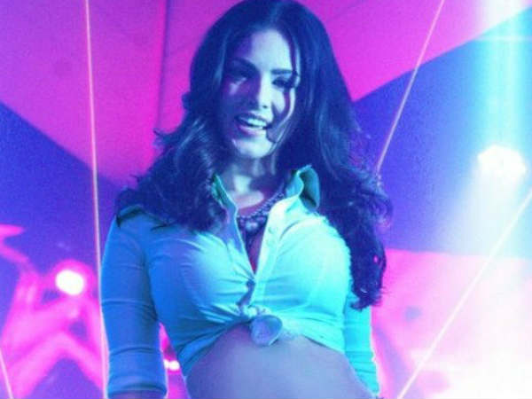 सन्नी इन जॉली मूड