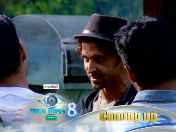Hrithik Roshan with Bigg Boss mates | नो प्रमोशन आॅन टीवी Hrithik Roshan with Bigg Boss mates | नो प्रमोशन आॅन टीवी