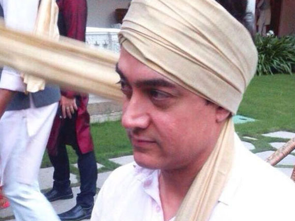 शादी में आए आमिर खान शादी में आए आमिर खान