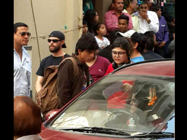लाइट..कैमरा..एक्शन लाइट..कैमरा..एक्शन