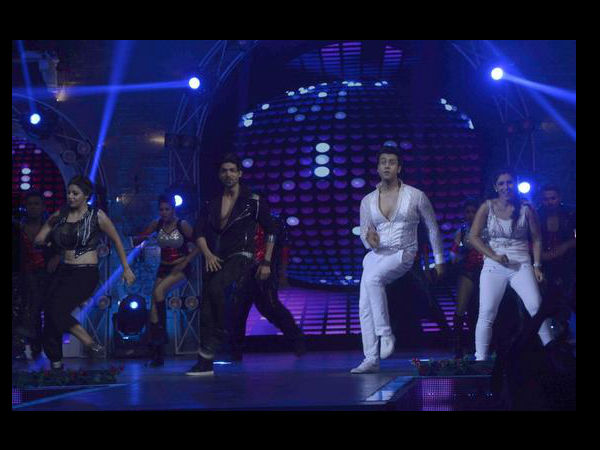 देबीना और गुरमीत ने किया लाइव परफॉर्मेंस