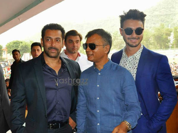 आयुष और सलमान खान आयुष और सलमान खान