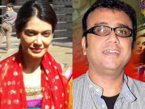 पायल रोहतगी और दिबाकर बैनर्जी पायल रोहतगी और दिबाकर बैनर्जी
