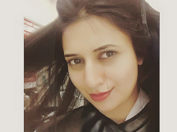 इशिता का नया लुक इशिता का नया लुक