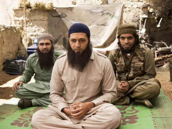 दो और बॉलीवुड फ़िल्म कर रहे हैं