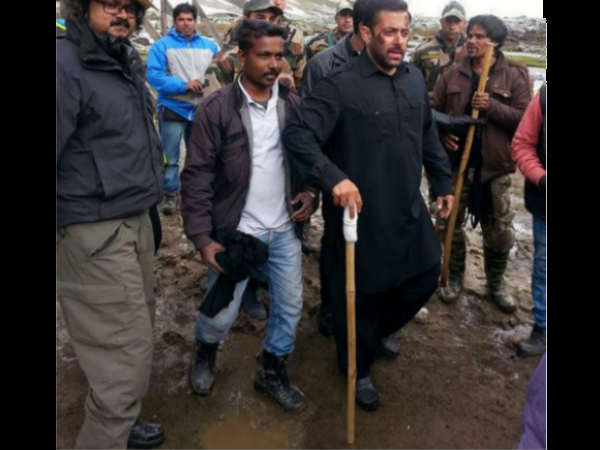 बजरंगी भाईजान का सफेद झूठ बजरंगी भाईजान का सफेद झूठ