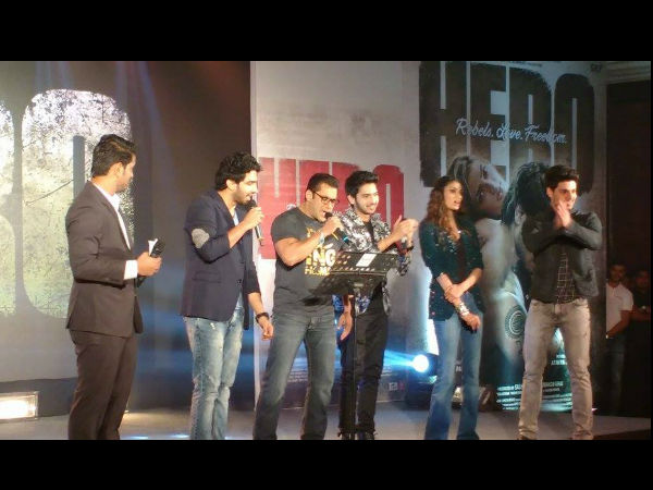 सलमान ने मंगाया चश्मा