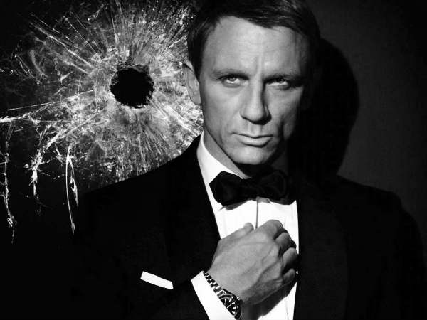 जेम्स बॉन्ड आउट