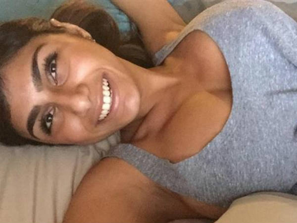 फालतू हैं लोग