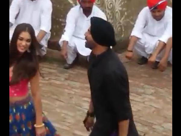 सिंह इज़ ब्लिंग