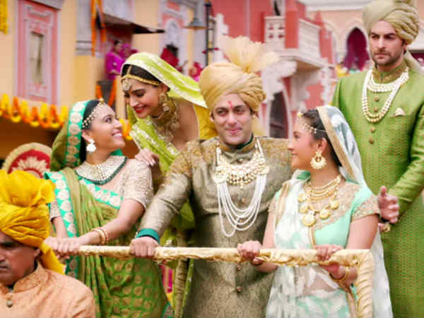 लंबी है फिल्म
