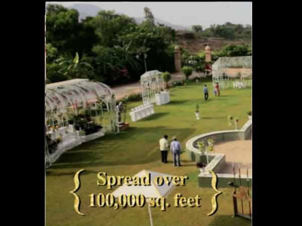 10 हज़ार वर्ग फीट