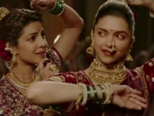 शाहरूख Vs दीपिका