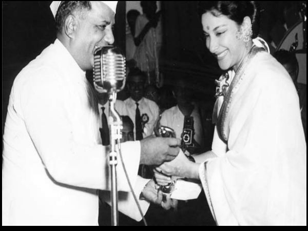 यहां दिखती है सलमान की कमी.. दोस्त शाहरूख हैं यादों में शामिल