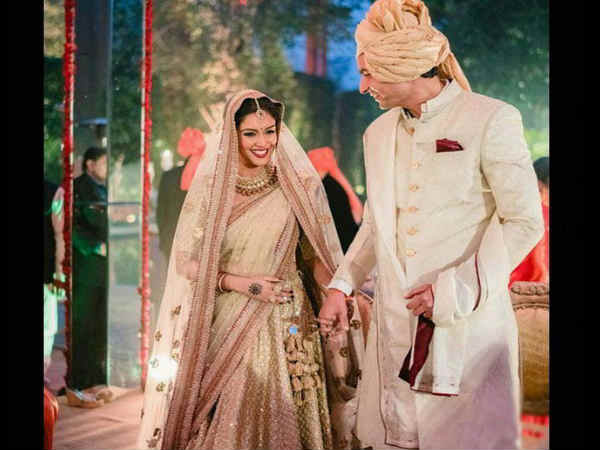 असिन-राहुल की शादी की अनदेखी तस्वीरें