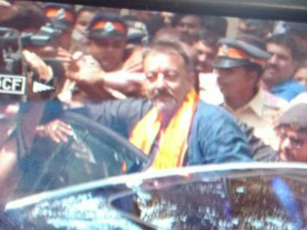 जेलर ने कहा....