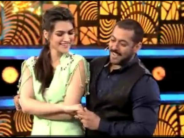 तीन फिल्मों का पैकेज तीन फिल्मों का पैकेज