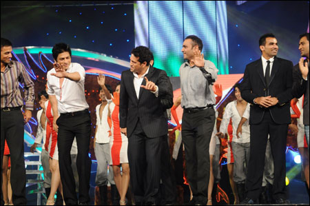 बॉलीवुड कनेक्शन